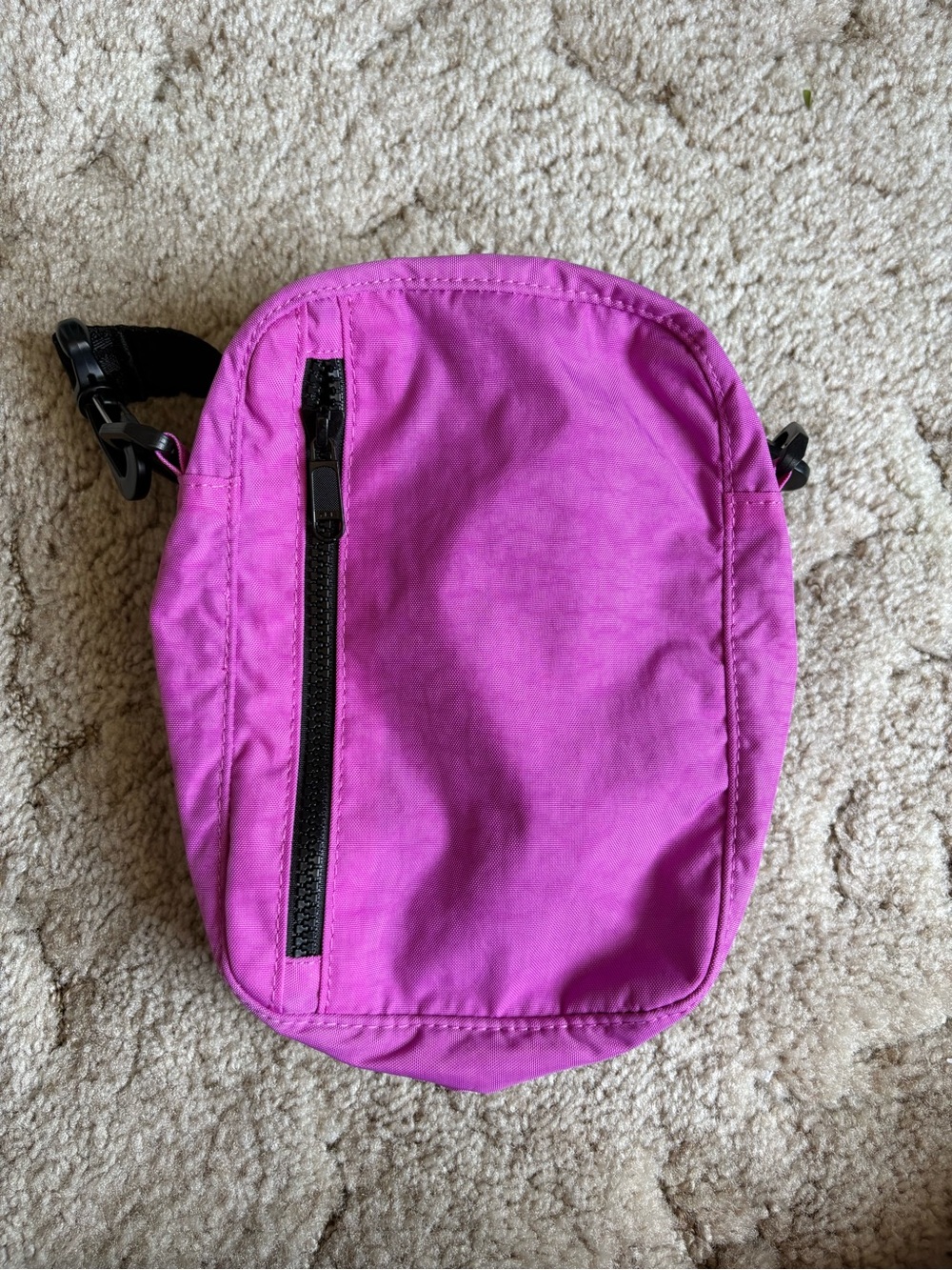 BAGGU Sport Crossbody in Extra Pink